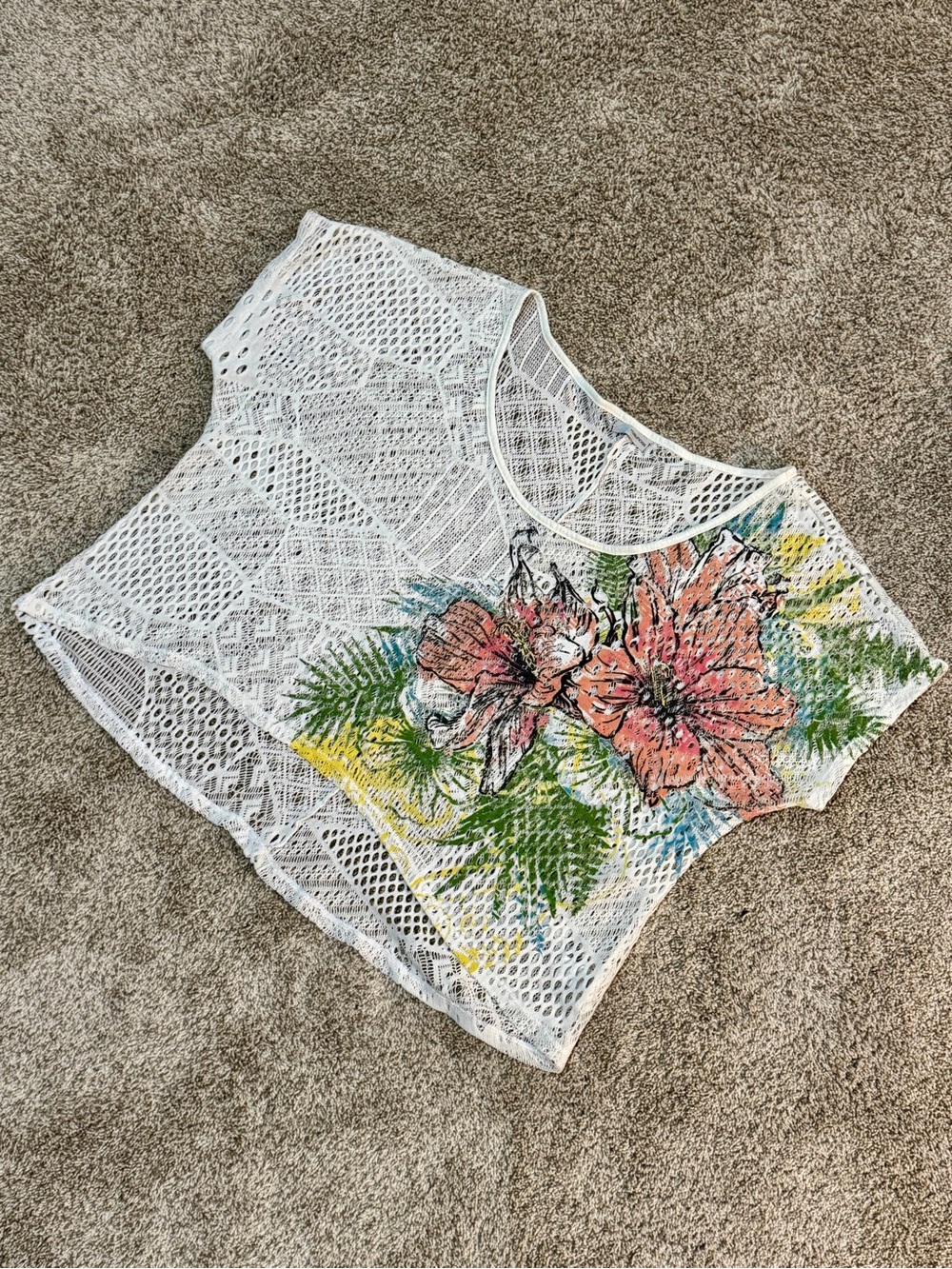 EUC Maurices lightweight open-weave sweater/top featuring a tropical flower, 3X